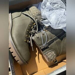 New with tags never warn Falls Creek books